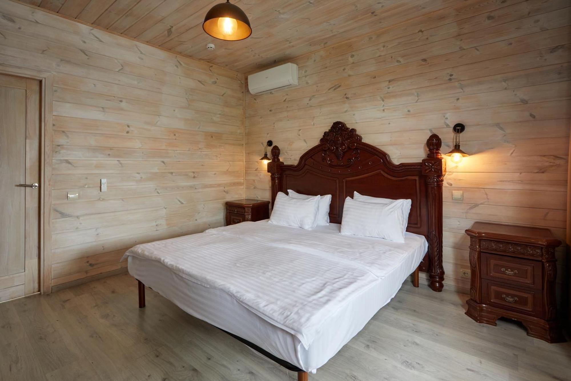 Hotel Fregat Kyiv Exterior photo